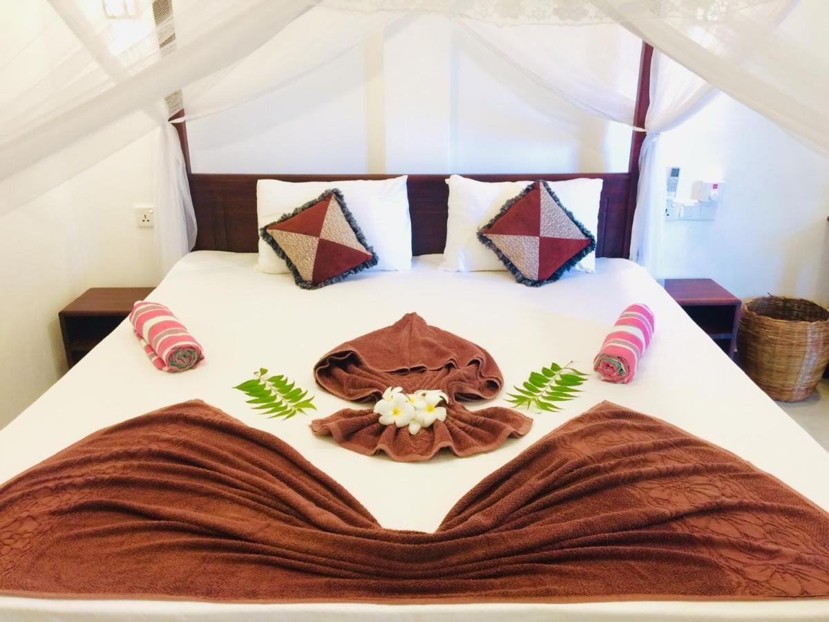 Tropicana Home Stay Arugam Bay Eksteriør billede