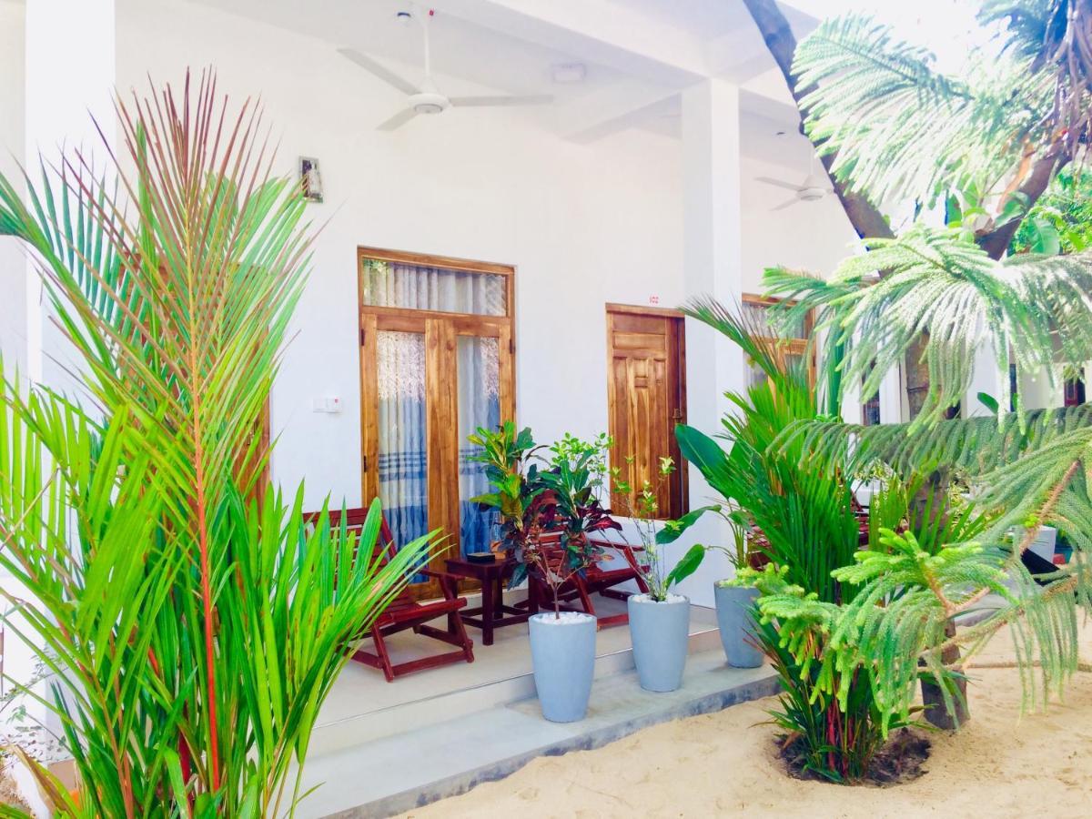 Tropicana Home Stay Arugam Bay Eksteriør billede