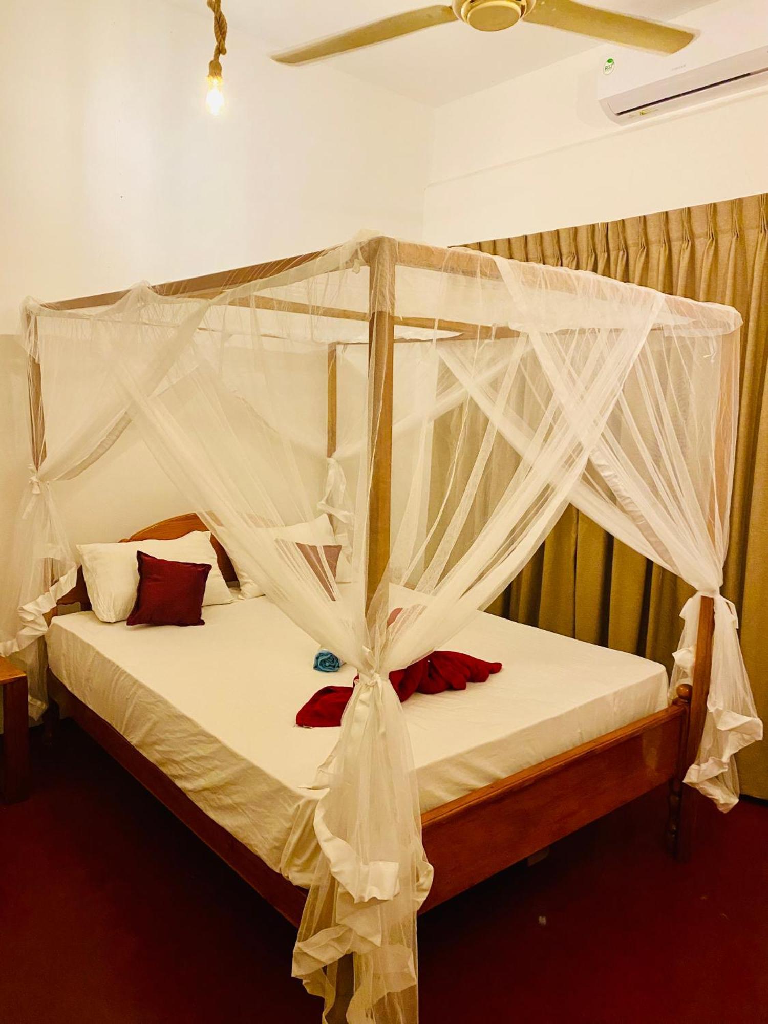 Tropicana Home Stay Arugam Bay Eksteriør billede